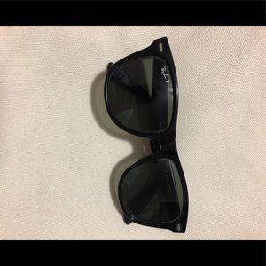 Men’s ray ban wayfarer sunglasses (traditional)